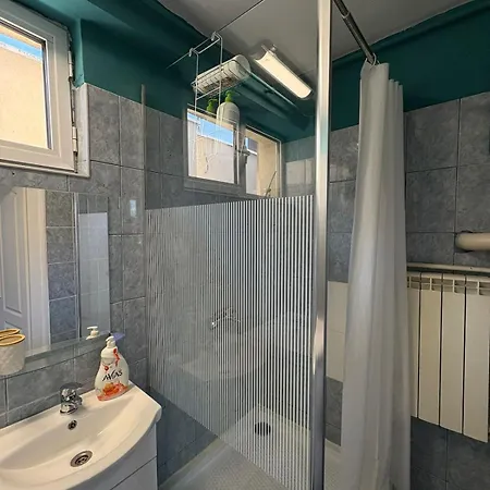 Daire Sunny 2bedroom Bükreş